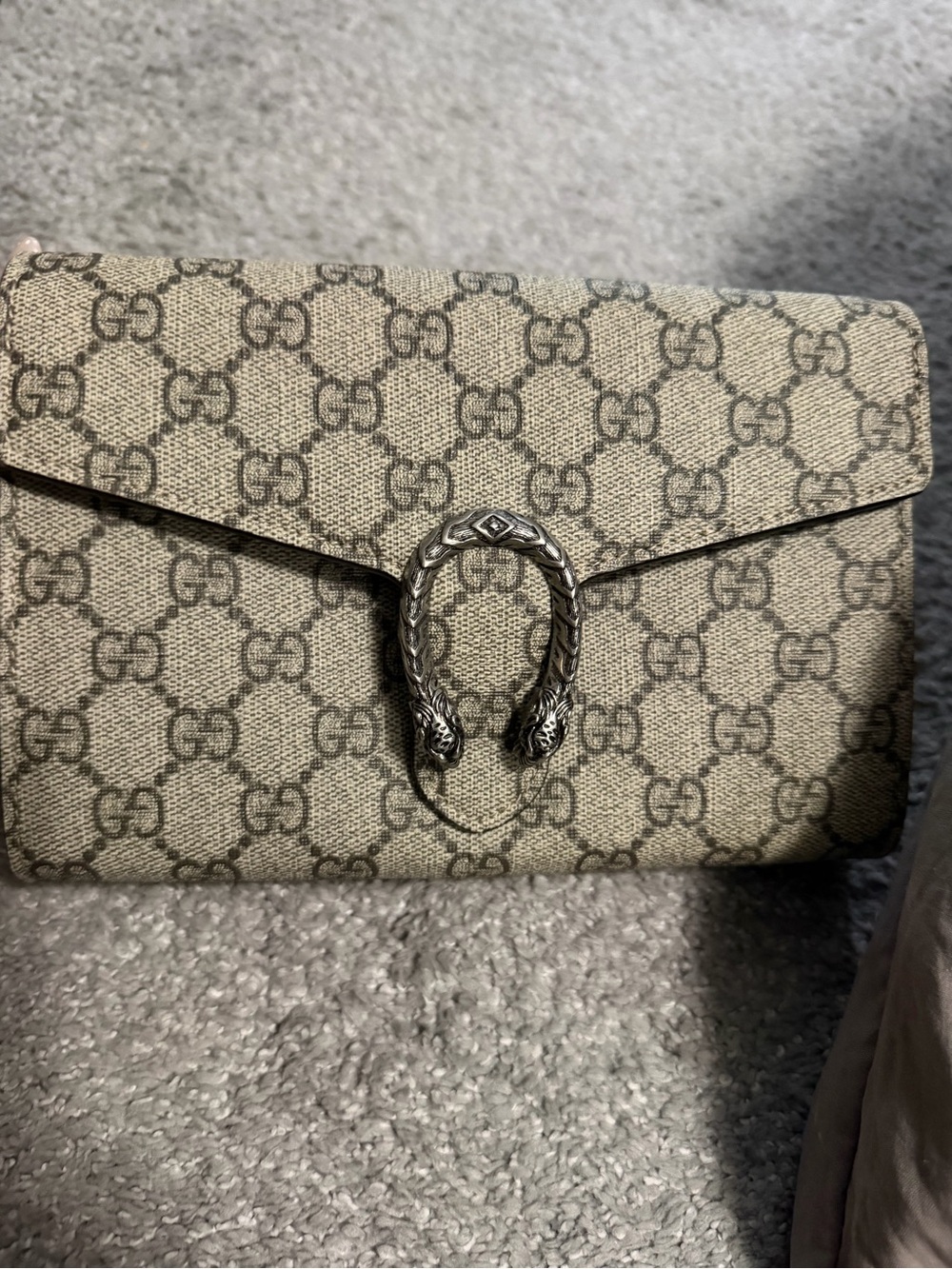 Gucci Beige GG Supreme Dionysus Shoulder Bag with Silver Hardware - Picture 3 of 5